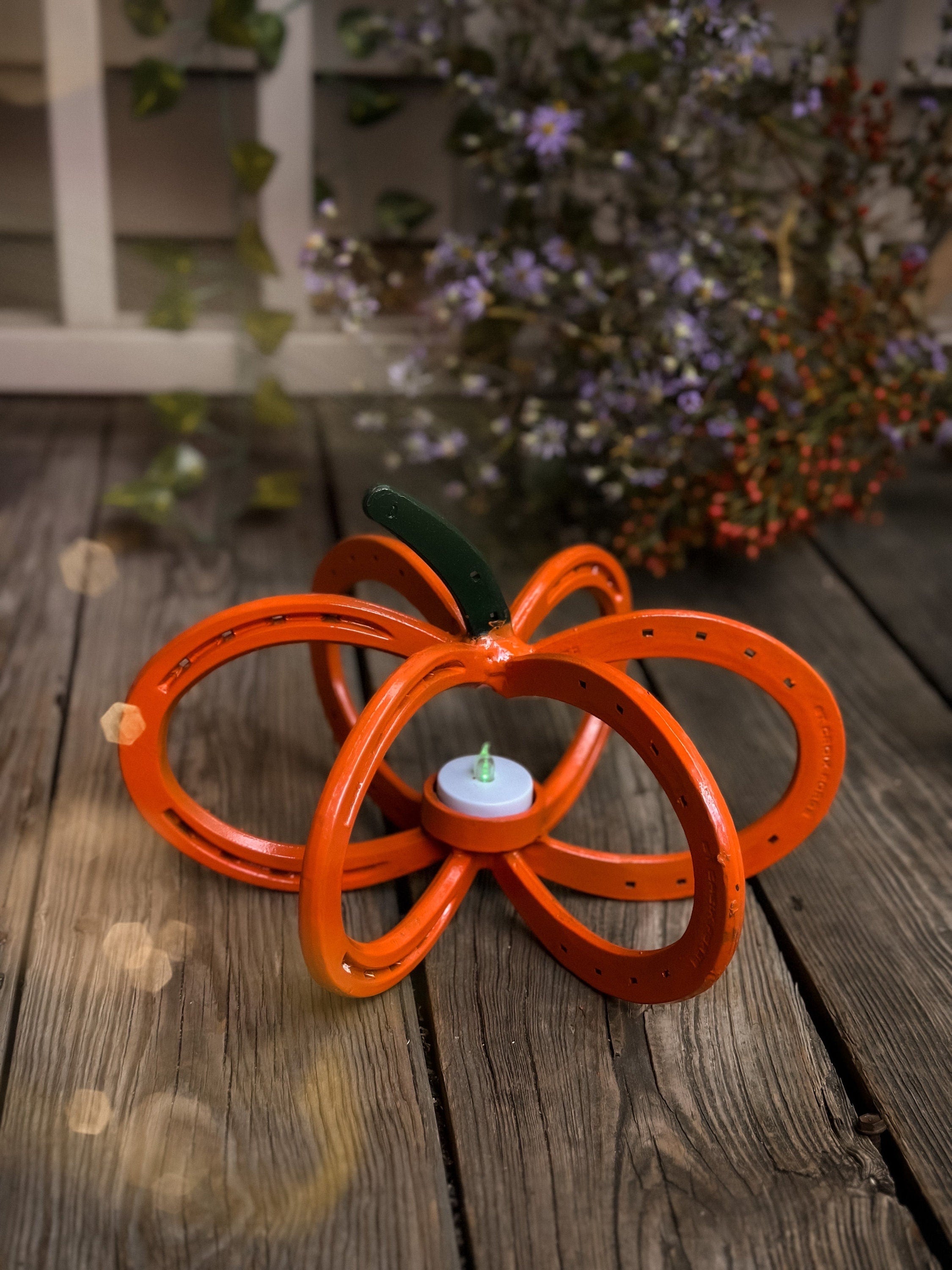 Welded Horseshoe Pumpkin 🎃 – Autumn Candle Decoration