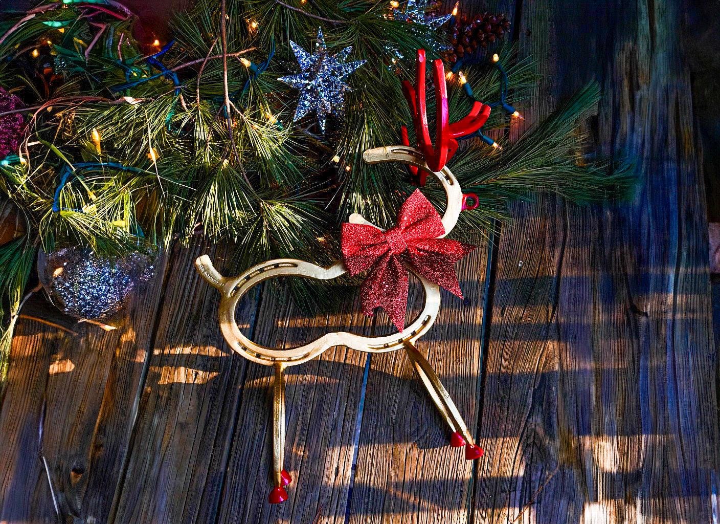 Modern Horseshoe Reindeer with bow 🎀 – Handmade Holiday Decor