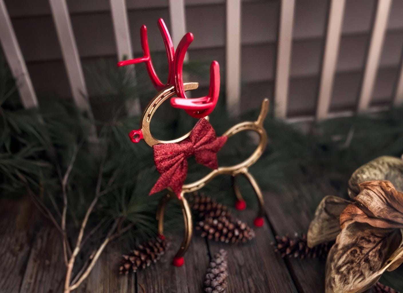 Modern Horseshoe Reindeer with bow 🎀 – Handmade Holiday Decor