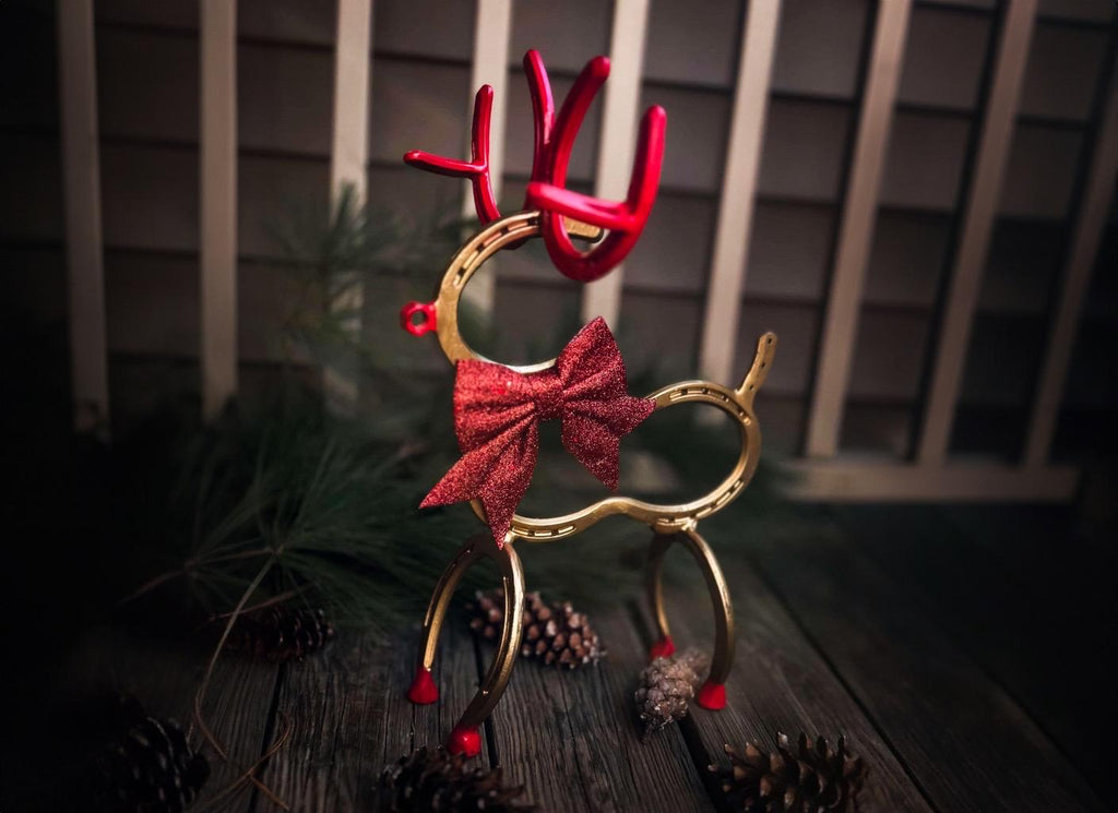 Modern Horseshoe Reindeer with bow 🎀 – Handmade Holiday Decor